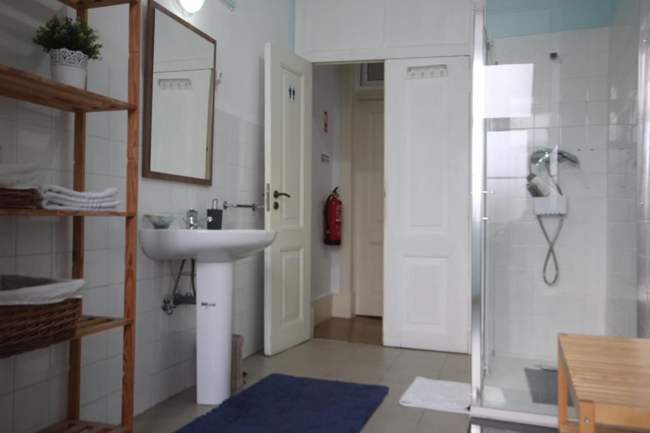 Romantic Chiado 7 -Private Small Single Room With No Outside Window リスボン エクステリア 写真