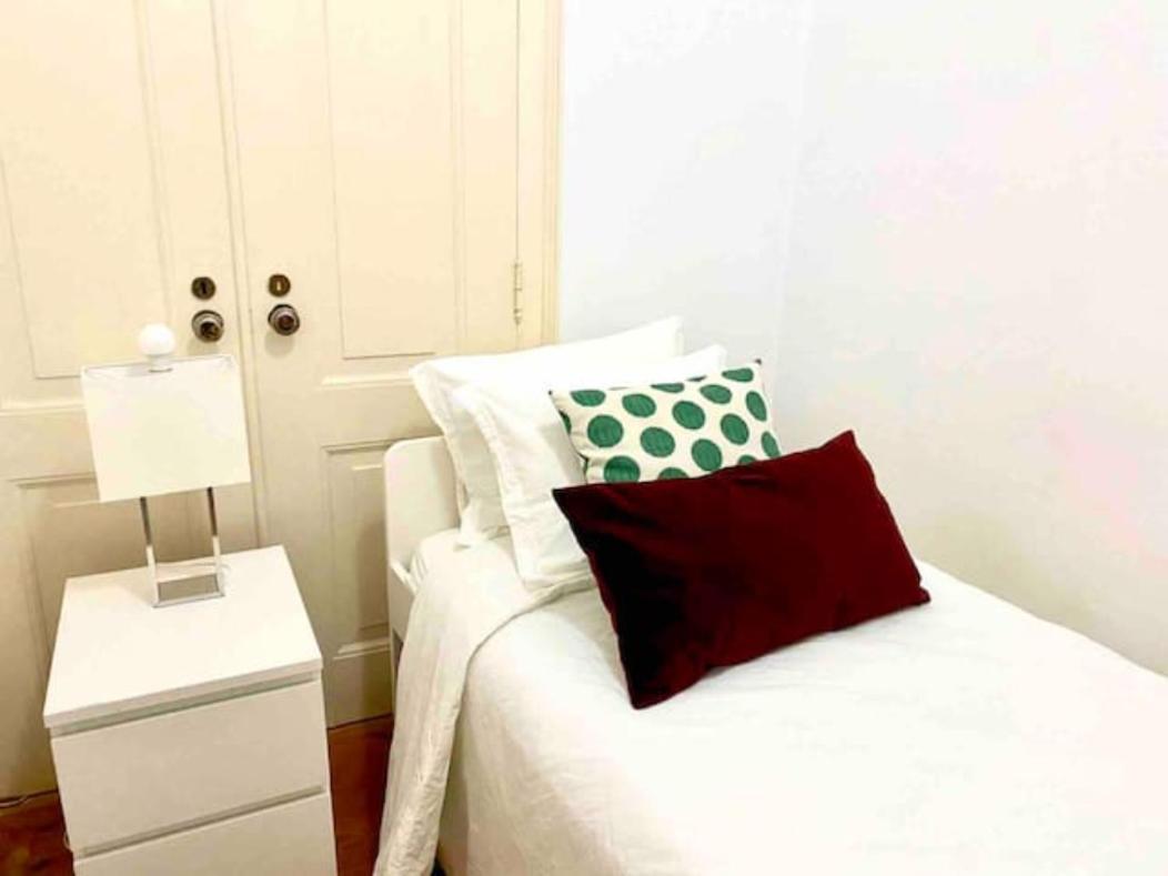 Romantic Chiado 7 -Private Small Single Room With No Outside Window リスボン エクステリア 写真